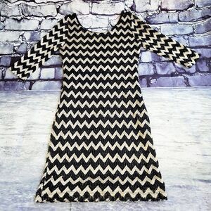 Windsor gold black zig zag bodycon lacy dress